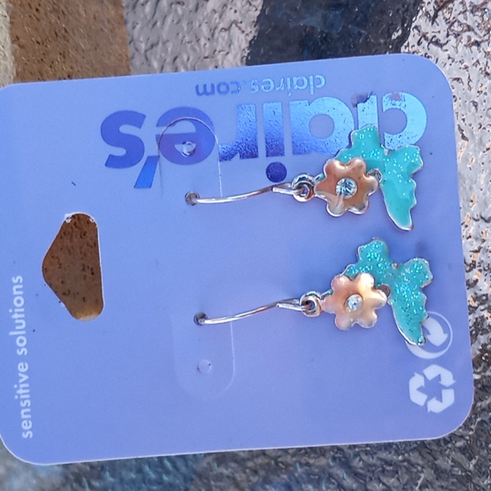 NWT sensitive solutions "Claires" heart & key earrings
